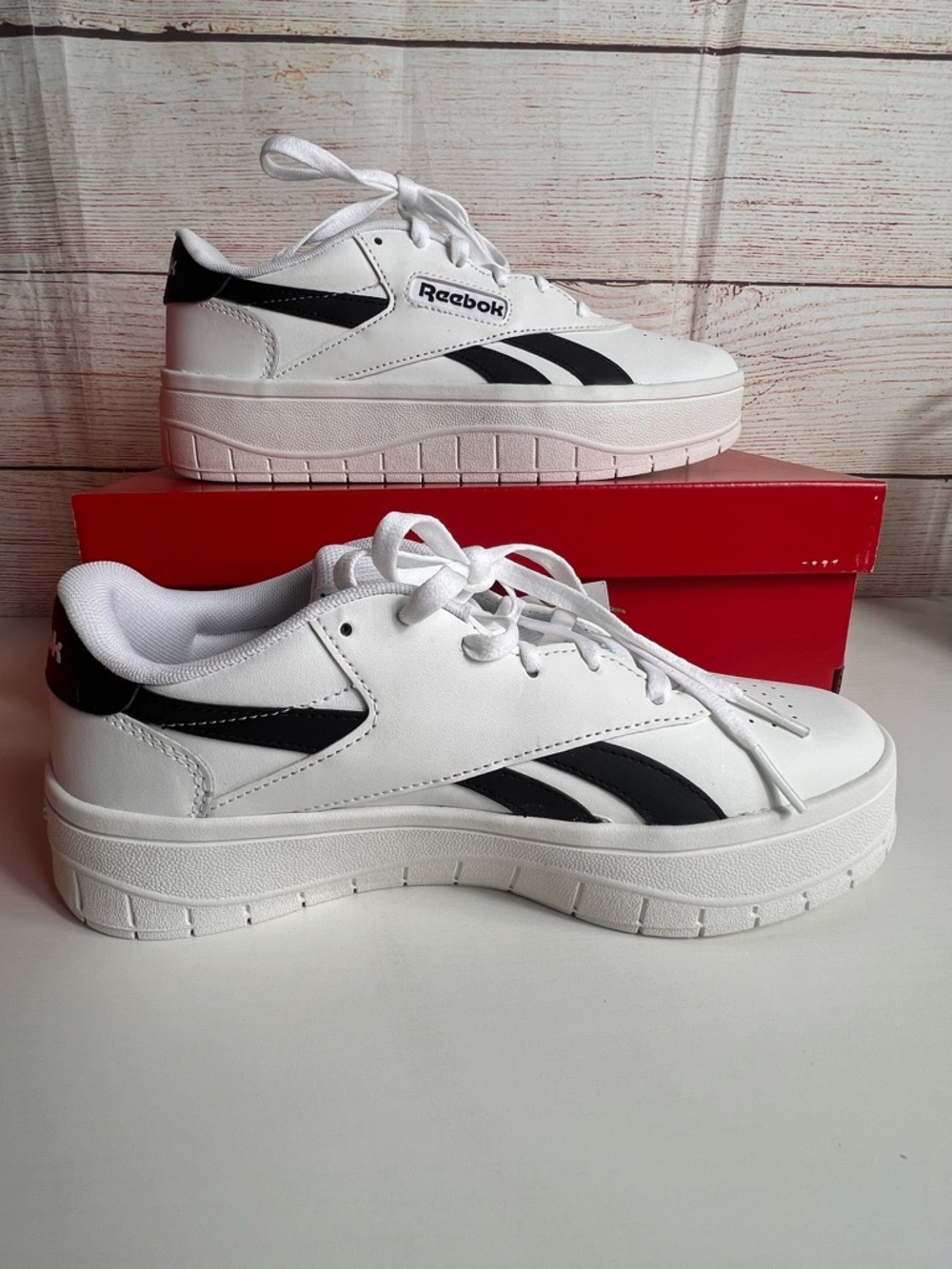 Reebok Court Advance Surge Women’s Size 7.5 White Black Tennis Shoes 100202648